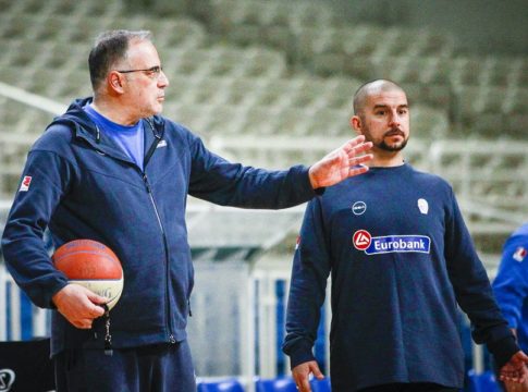 Σκουρτόπουλος : «Ο Γιάννης θέλει να παίζει στην Εθνική»
