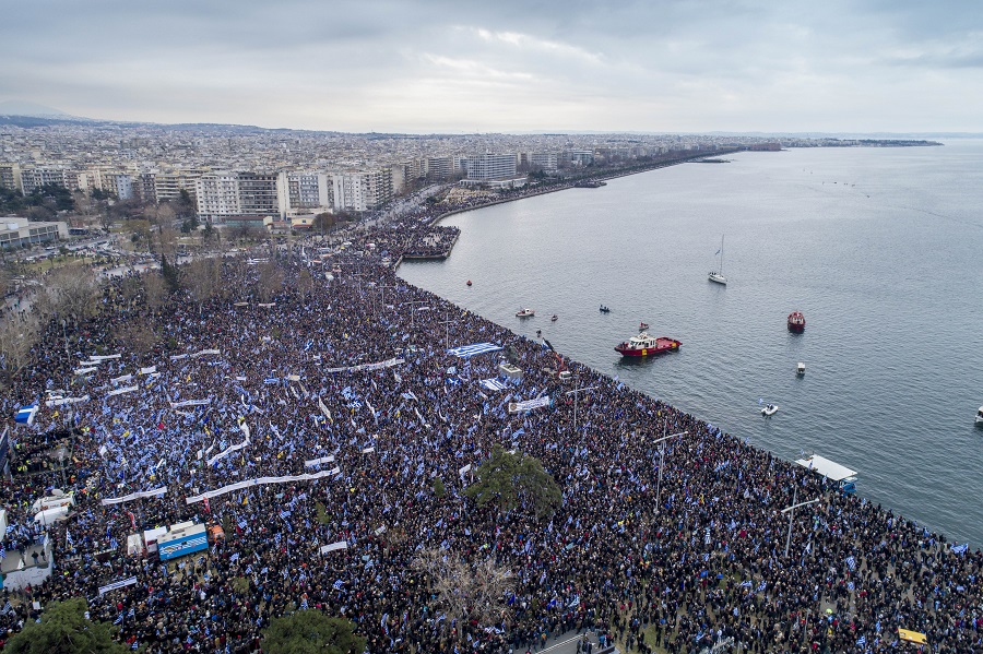 Παπάδες, Χρυσαυγίτες και έφιπποι Κρήτες καβλαντιστές