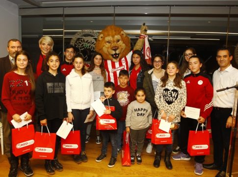 Ολυμπιακός : Η κοπή της πίτας του Ερασιτέχνη (pics)