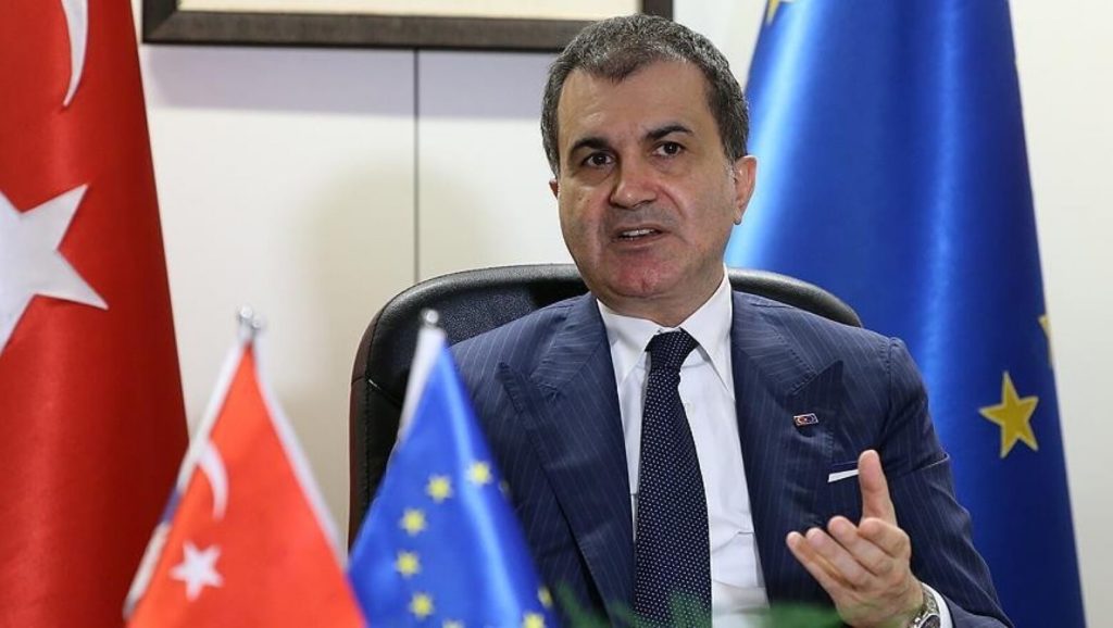 Η Τουρκία απειλεί με τη συμφωνία για το Προσφυγικό