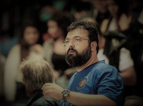 Όταν ποδοσφαιρικοποιείς την πολιτική