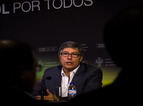 Ο Λάκοβιτς τους… κάρφωσε  και αυτοί πανηγυρίζουν!