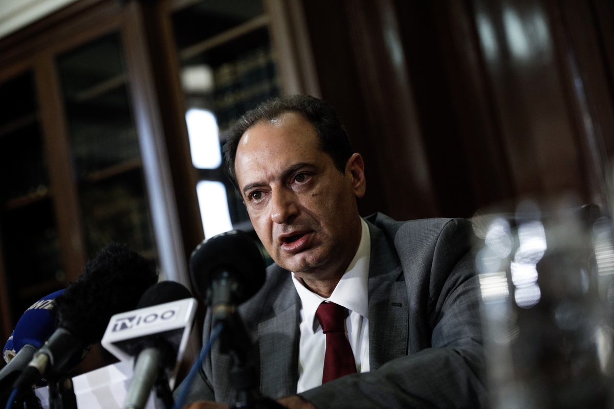 Σπίρτζης: Τις επόμενες ημέρες τα νέα εκδοτικά μηχανήματα για ηλεκτρονικό εισιτήριο