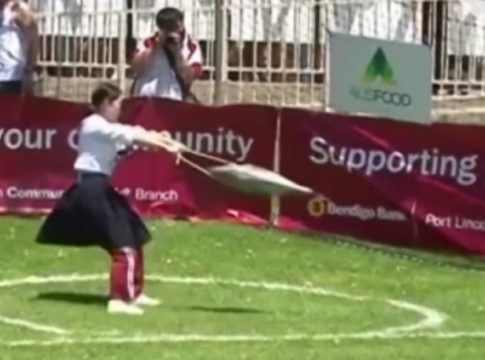 «Παγκόσμιο πρωτάθλημα» ρίψης… τόνου! (vid)