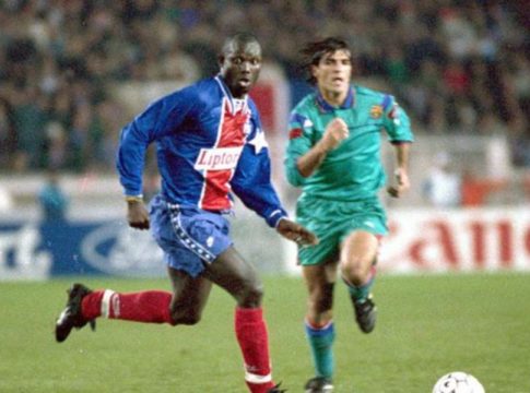 Όταν ο νυν πρόεδρος της Λιβερίας, οργίαζε στα γήπεδα (vid)