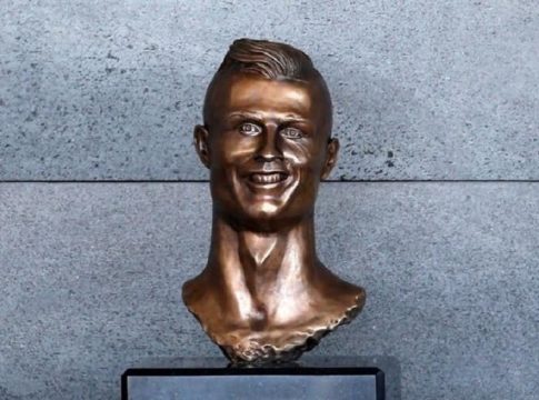 Εσιέν : Το άγαλμα του είναι χειρότερο και από του Ρονάλντο (pic)