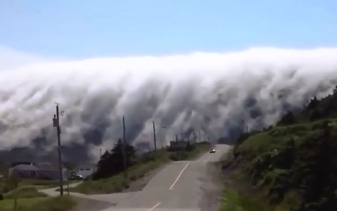 Απίστευτο βίντεο : Ομίχλη σχηματίζει ‘γιγάντιο καταρράχτη’ στον ουρανό (vid)
