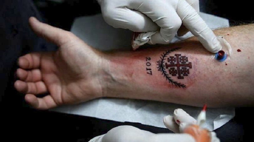 Ιερουσαλήμ : Τατουάζ με αρχαία θρησκευτικά μοτίβα