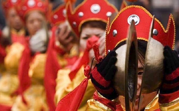 Μία μπάντα κάνει διάσημο και πλούσιο ένα χωριό ανθρακωρύχων