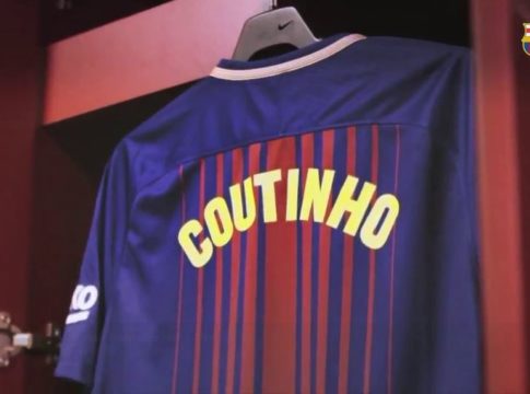 Κουτίνιο : Οργή στους οπαδούς της Λίβερπουλ, καίνε εμφανίσεις του! (vid)