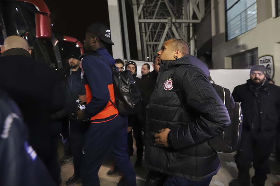 Αποχώρησε και η αποστολή του Ολυμπιακού από την Τούμπα