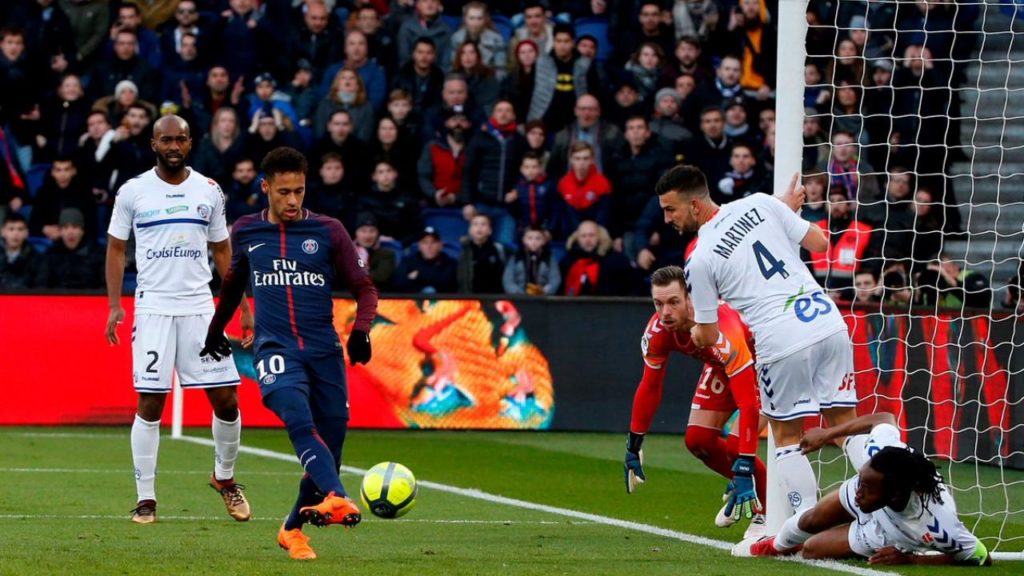 O Nέιμαρ έκανε γιο-γιο πέντε παίκτες του Στρασβούργου (vid)