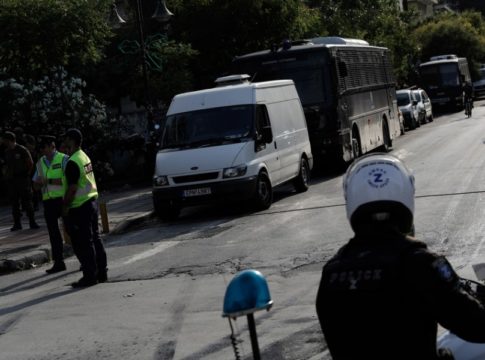 Σοβαρά επεισόδια με οπαδούς της Ντιναμό στο Κολωνάκι (pics)