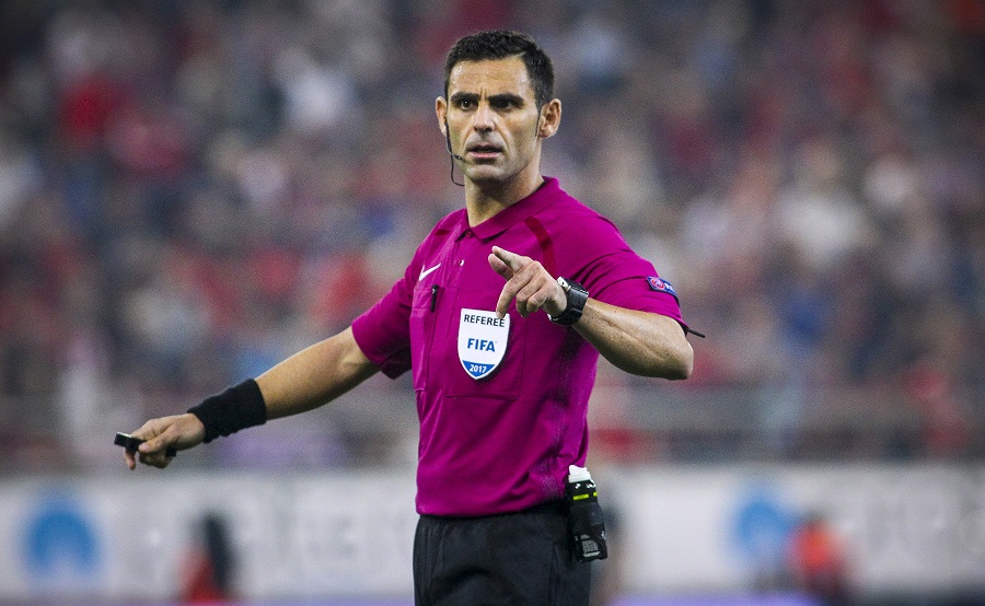 Ο Κομίνης σφυρίζει το ΑΕΚ – Ολυμπιακός