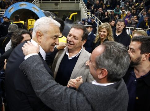 Ολυμπιακός – ΑΕΚ : Ο Μάκης Αγγελόπουλος στην προπόνηση της Ενωσης (pic)