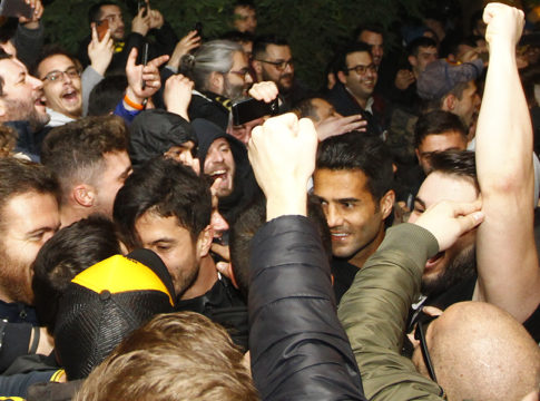 «Μην καταλαβαίνετε τίποτα, πάμε να τα πάρουμε όλα»