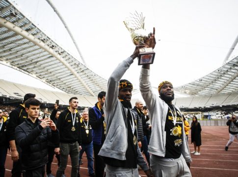 AEK : Αποθέωση για την Κυπελλούχο στο ΟΑΚΑ