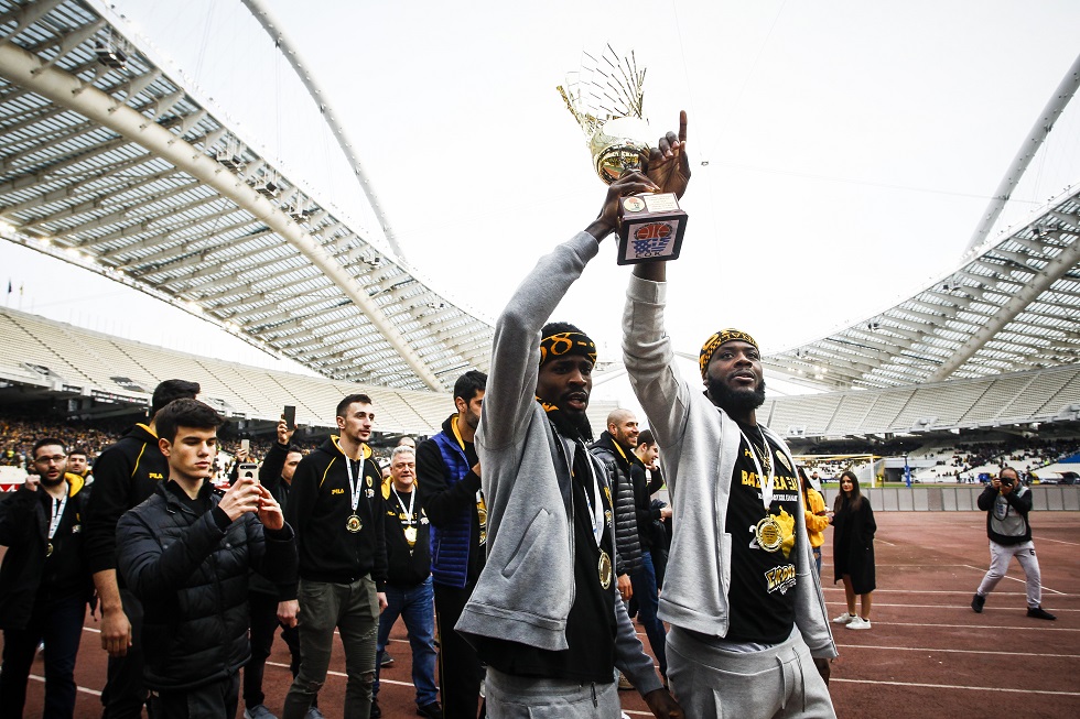 AEK : Αποθέωση για την Κυπελλούχο στο ΟΑΚΑ