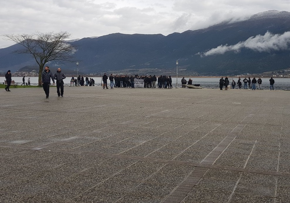 ΠΑΟΚ : Βόλτα στη λίμνη των Ιωαννίνων οι οπαδοί