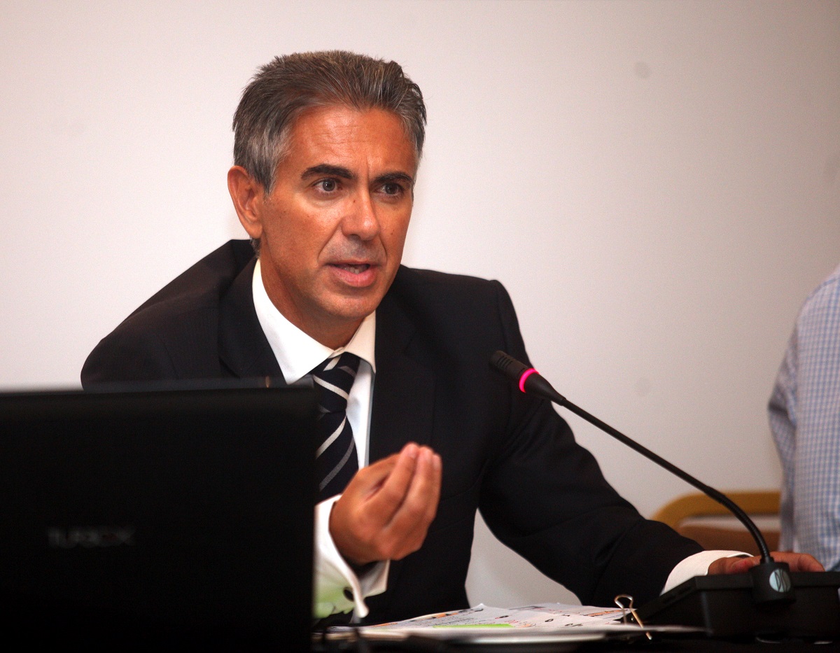 Στην Ευελπίδων ο Φρουζής για την απαγόρευση εξόδου του από τη χώρα