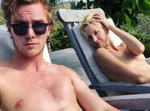 Ο αδελφός της Paris Hilton φωτογραφίζει γυμνή τη σύντροφό του και την ανεβάζει στο Instagram