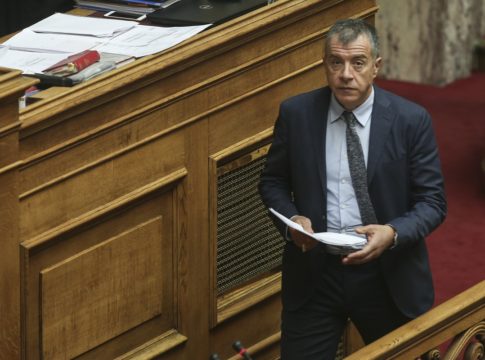 Σ. Θεοδωράκης: Δεν γίνεται στελέχη του Κινήματος Αλλαγής να στηρίζουν τα συλλαλητήρια