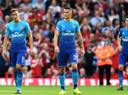 Άρσεναλ : Η καταραμένη μπλε εμφάνιση