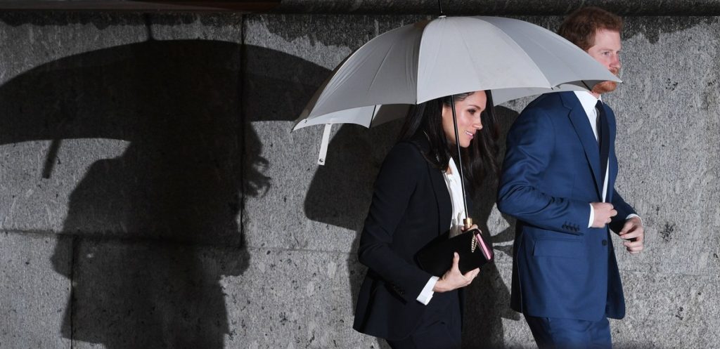 Η Μέγκαν Μαρκλ απόψε γοητεύει τους Βρετανούς με Αλεξάντερ ΜακΚουίν