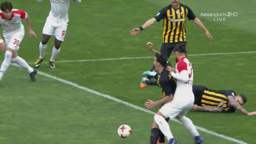 ΑΕΚ : Το πέναλτι που έγινε φάουλ και έφερε το γκολ οφσάιντ του Βράνιες