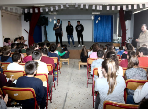 Εισιτήρια σε μαθητές μοίρασε ο Ατρόμητος (pics)