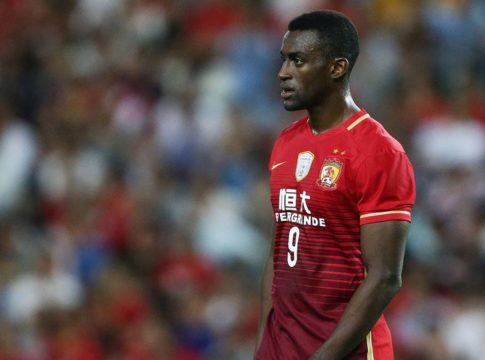 Απίστευτο : Τον πλήρωσε 42 εκατομμύρια και τον άφησε ελεύθερο