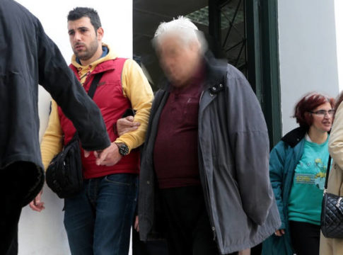 Ελεύθερος ο 88χρονος που πυροβόλησε δύο ληστές στο σπίτι του