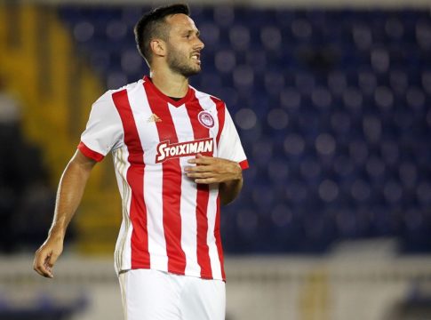 Φιορεντίνα : Εξετάζει Βούκοβιτς