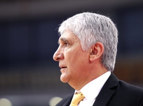Γιαννάκης: «Ο Ολυμπιακός ήταν καλύτερος και νίκησε δίκαια»
