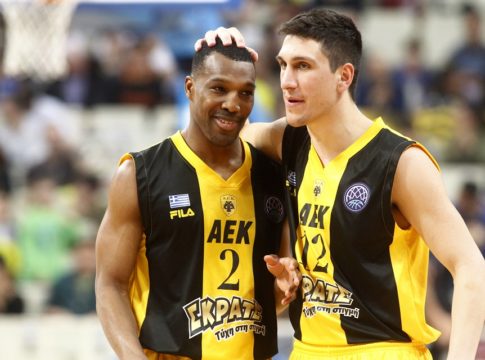 Ο Λαρεντζάκης «ντύθηκε» Μπουφόν! (vid)