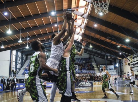 Τρίκαλα – Γ.Λ. Φάρος 65-74