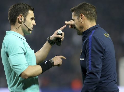 «Είσαι χέστης!»