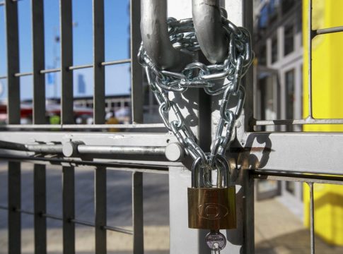 Να τρως χαρούμενος εφτά το πρωί Greek Yogurt© με φρέσκα μύρτιλα…