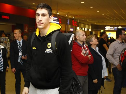 Λαρεντζάκης: «Εμείς συνέχεια το πιστεύαμε, εσείς δεν μας πιστεύετε απ’ έξω ποτέ»