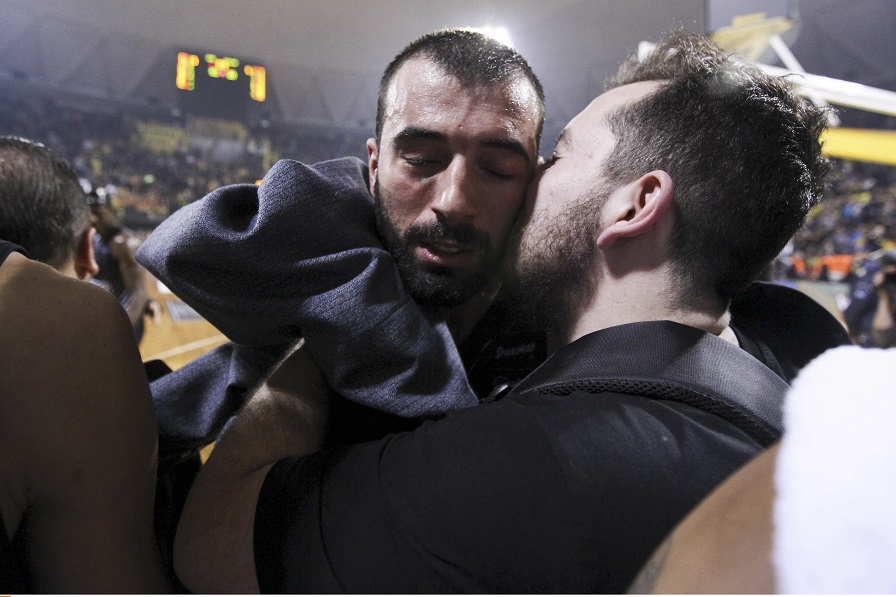 Άρης -ΠΑΟΚ : Έτσι πανηγύρισε το μεγάλο «διπλό» ο δικέφαλος (pics)