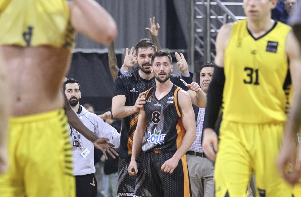 Προμηθέας Πατρών : Το φοβερό τρίποντο του Γκίκα από το κέντρο (vid)