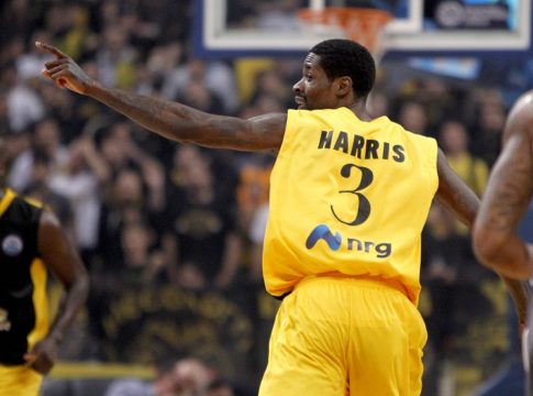 Ενοχλήσεις στο πόδι ο Χάρις, πάει για εξετάσεις