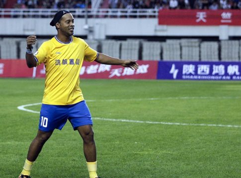 Ροναλντίνιο : Αφήνει το ποδόσφαιρο για να ασχοληθεί με την πολιτική