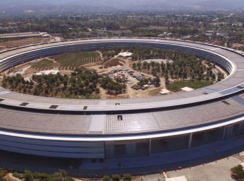 Παγίδα το κτήριο της Apple των 4 δισ. ευρώ : Οι υπάλληλοι κουτουλάνε στα γυάλινα πορτοπαράθυρα