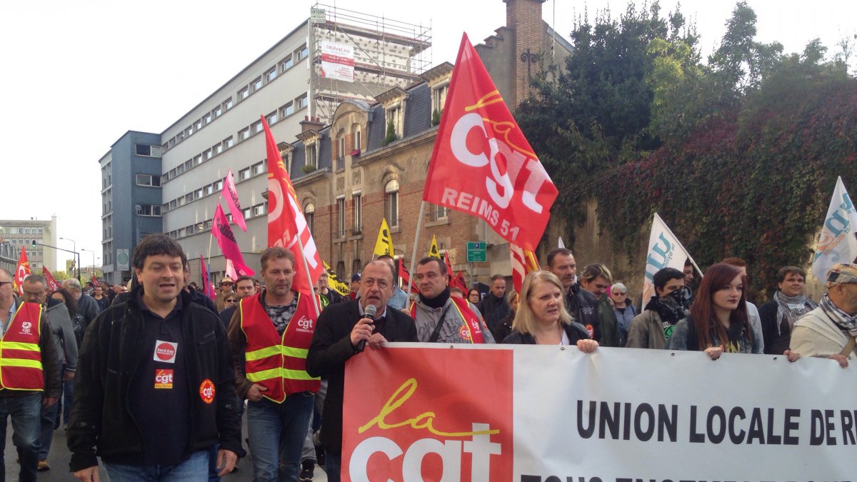 Μεγάλη απεργία και 180 πορείες σε όλη τη Γαλλία για τα αντεργατικά μέτρα Μακρόν