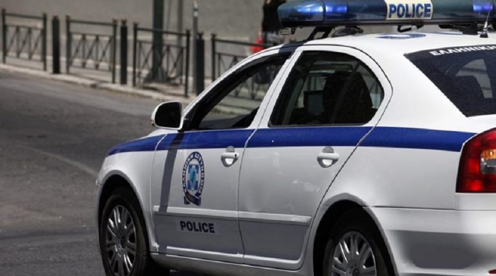 Άγρια επίθεση στη Νίκαια : Κουκουλοφόροι μαχαίρωσαν 17χρονο μέσα στο σπίτι του!