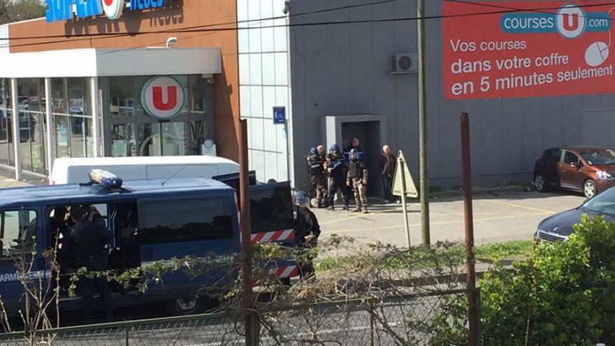 Ομηρία στη Γαλλία: Πληροφορίες για δύο νεκρούς και τρεις τραυματίες