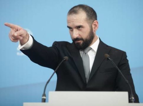Tζανακόπουλος: Να ξεκαθαρίσει η Τουρκία γιατί κρατούνται οι 2 αξιωματικοί