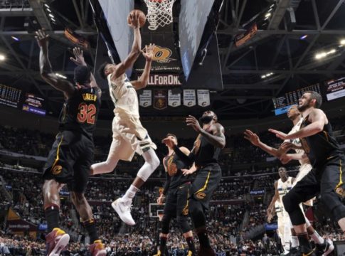 Καβαλίερς – Μπακς : Η εμφάνιση του Αντετοκούνμπο