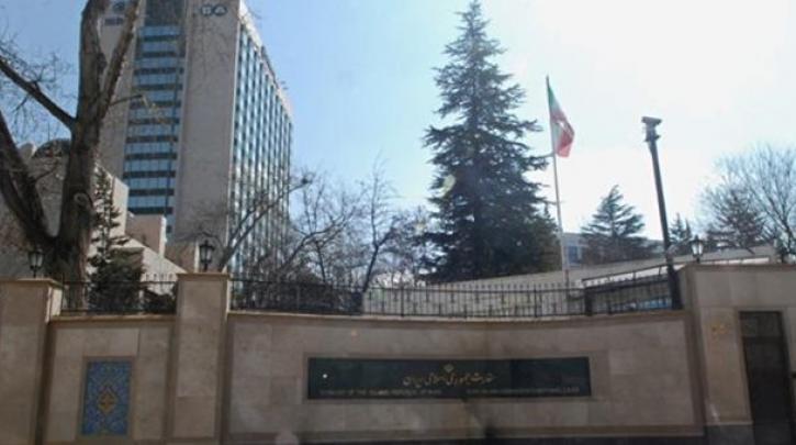 Άγνωστος επιτέθηκε με μαχαίρι σε υπάλληλο έξω από την πρεσβεία του Ιράν